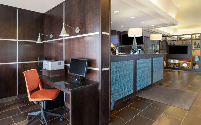 Best Western Plus Midwest Inn