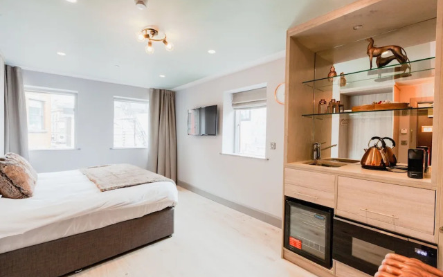 Clarendon Suites