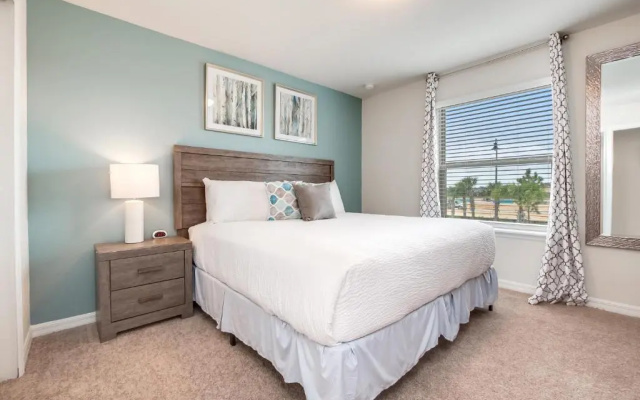 5541 Misty oak Circle