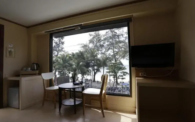 Patong Beachfront Boutique Hotel