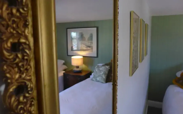 Royal Oak Retreat 2-bed - Sleeps 6 & Pet Friendly