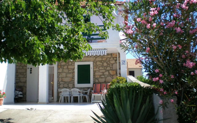 Tonci - 30 m From Beach - A1 Doli