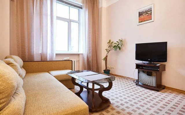 Апартаменты Home-Hotel, ул. Крещатик, 27