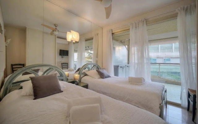 One Bed Apt in the Center of Cannes - 2198