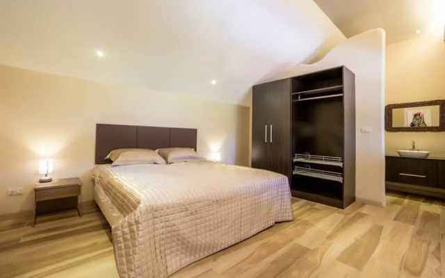 2 Bedrooms Villa Martini