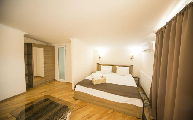 Отель Log Inn Boutique