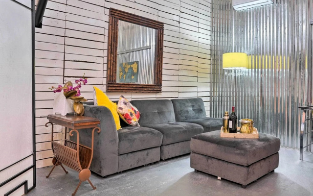 Ideally Located Vacation Rental Studio in Laredo!