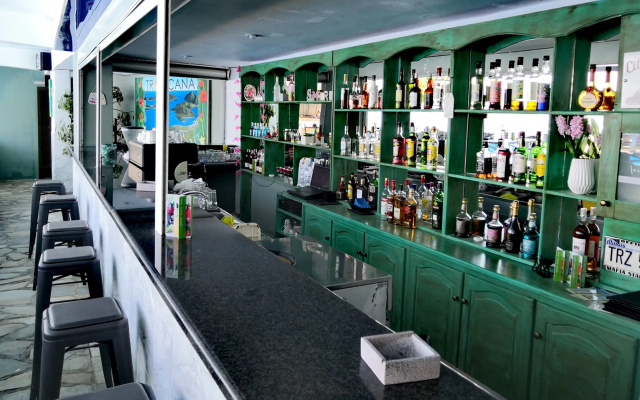 Tropicana Inn