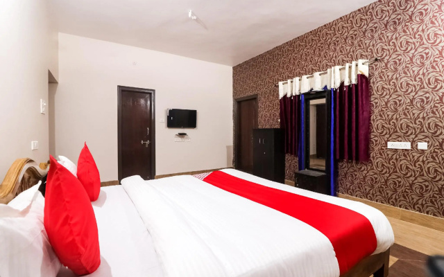 Purple Villa by OYO Rooms