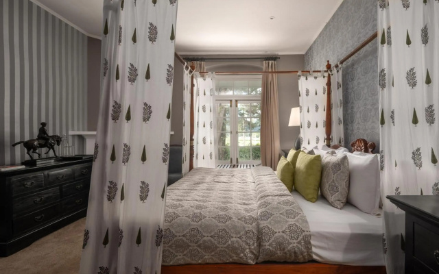 Hill Rise Luxury Villa & Stables by Edwards Collection
