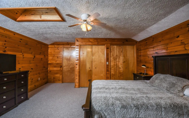 Hillside Retreat 4 Bedroom House