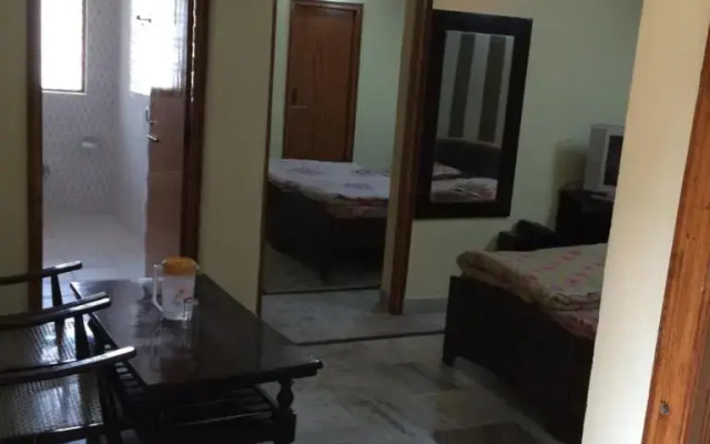 Goroomgo Shah Guest House Nainital