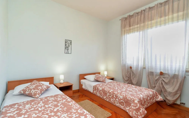 Apartment 1947