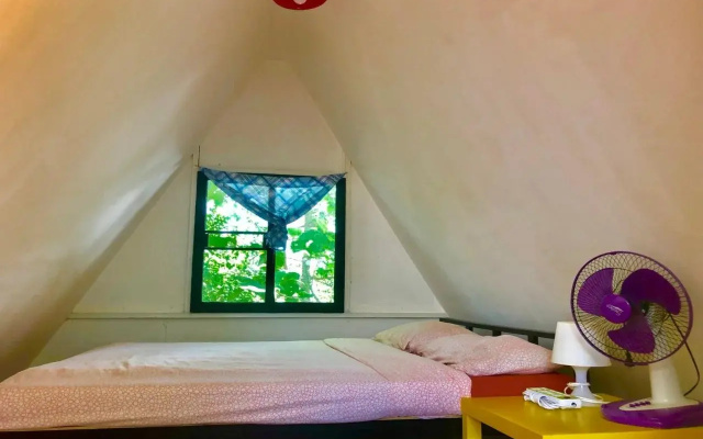Pai Circus School and Resort