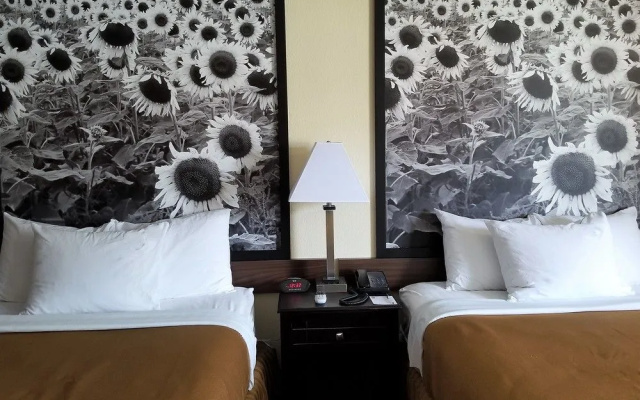 Super 8 by Wyndham Des Moines
