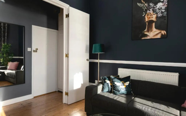 Marine Parade Sea View 2-bedroom Apartment