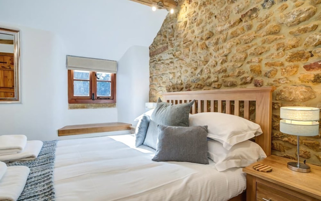 Hollytree Cottage, Chipping Norton