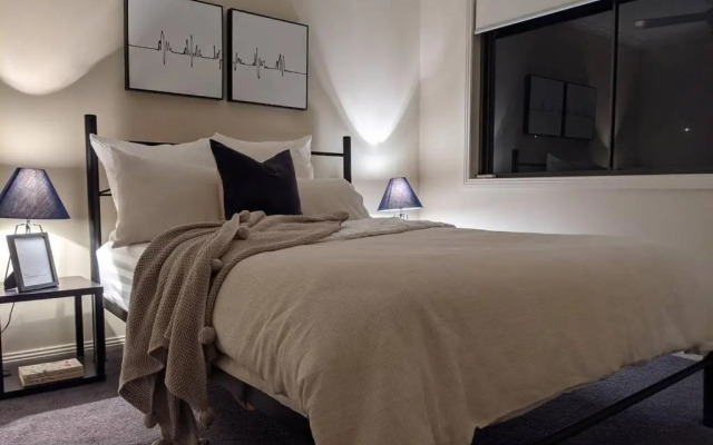 Lux Central 3BR - outdoor spa