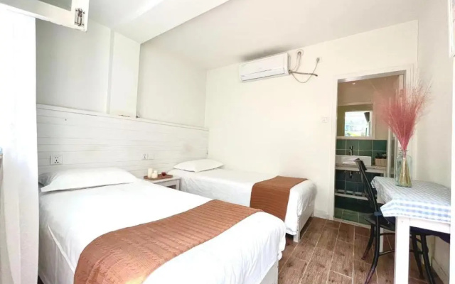 Peking Station Hostel