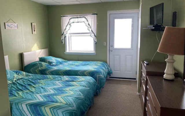 Dixon Lake Resort