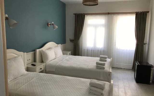 Lutro Otel