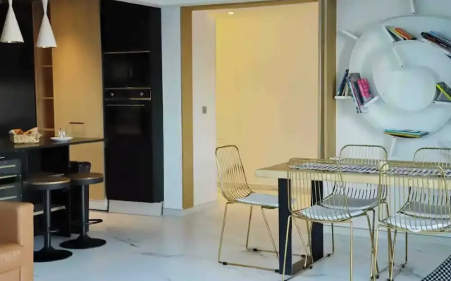 Modern Apartment - 3br- 6P - Palm Beah