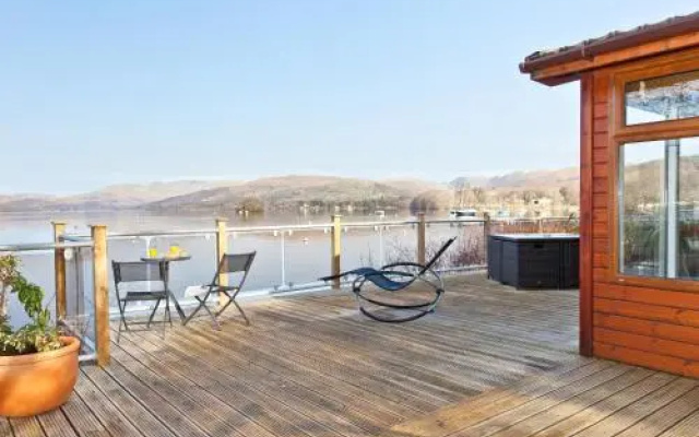 Lodge on the Lake