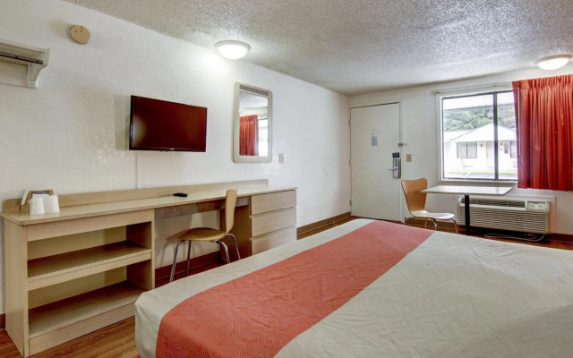 Motel 6 Union City, GA - Atlanta Airport