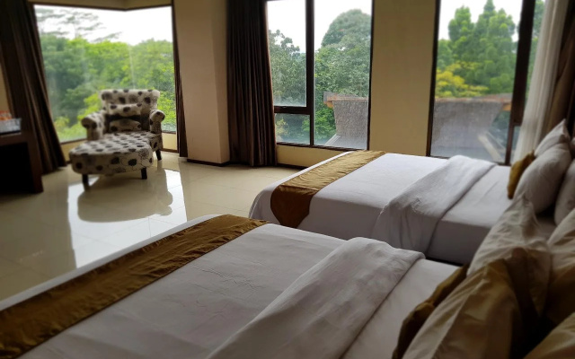 Scarlet Dago Hotel