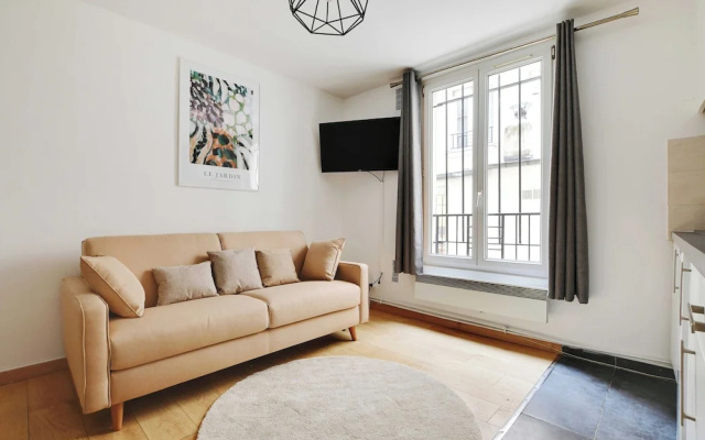 Urban Chic Apartment in Central Paris