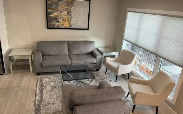 New Townhouse in Red Deer -family Retreat