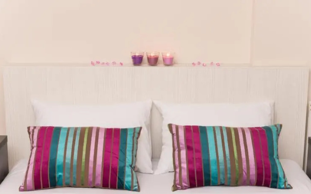 Apartment April