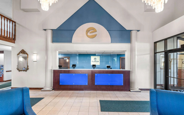 Clarion Inn & Suites Indianapolis Northwest