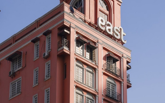 East Hotel вид на фасад
