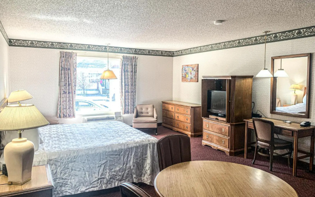 Econo Lodge Inn & Suites Winnemucca