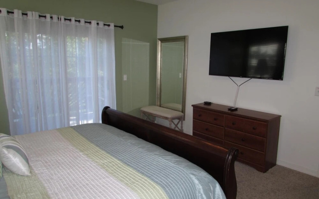 Condo A-7 3 Bedroom Condo by Redawning