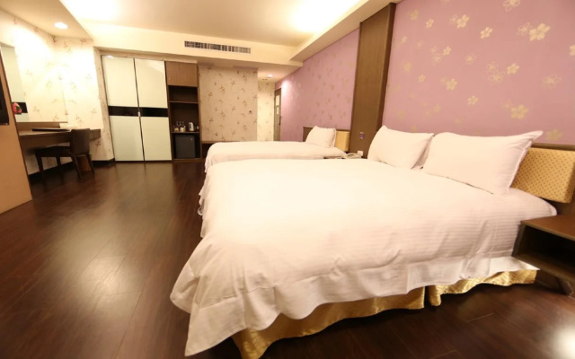 Grand Earl Hotel
