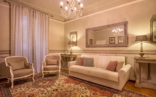 Αn enchanting residence in front of the Juliet house
