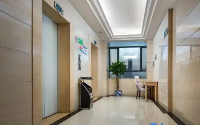 Vienna Hotel (Shenzhen Longgang Nanlian Metro Station Branch)