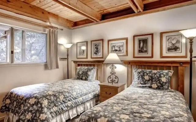 Scenic Wonders Clark Cabin 3 Bedrooms