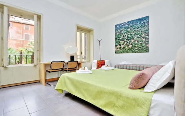 Unique Grand Trevi Fountain Apartment
