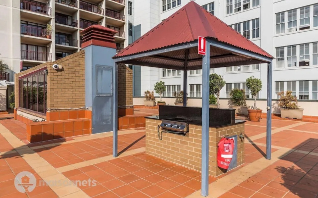 Studio Apt With Balcony & Parking in Surry Hills