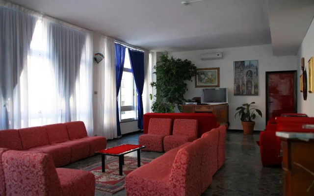 Real Park Hotel