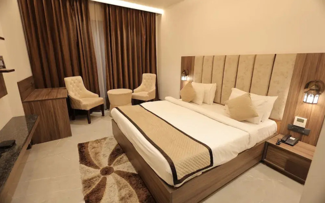 Snj Taj Grand Hotel