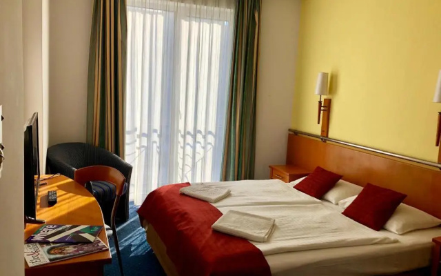 Hotel Veritas