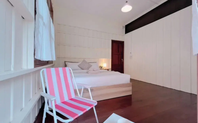 White & Green Boutique Homestay