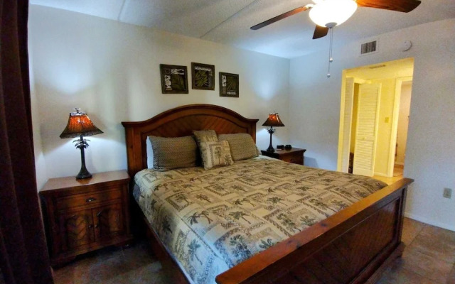 Beachview 208 Minium 2 Bedroom Condo by RedAwning