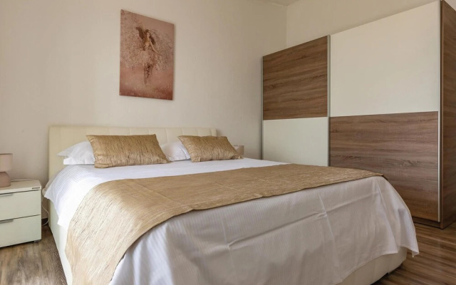 Amazing Home in Makarska With Wifi and 2 Bedrooms