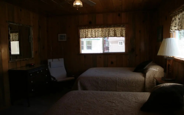 Quail Cove Lakeside Lodge