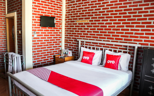 OYO 1722 Villa Ciparay Indah